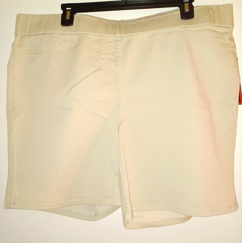 Khaki Super Stretch Women's Shorts.   Size 18
